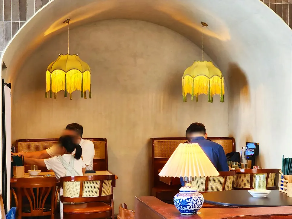 Rows of tables in Namsogwan's first-floor seating area