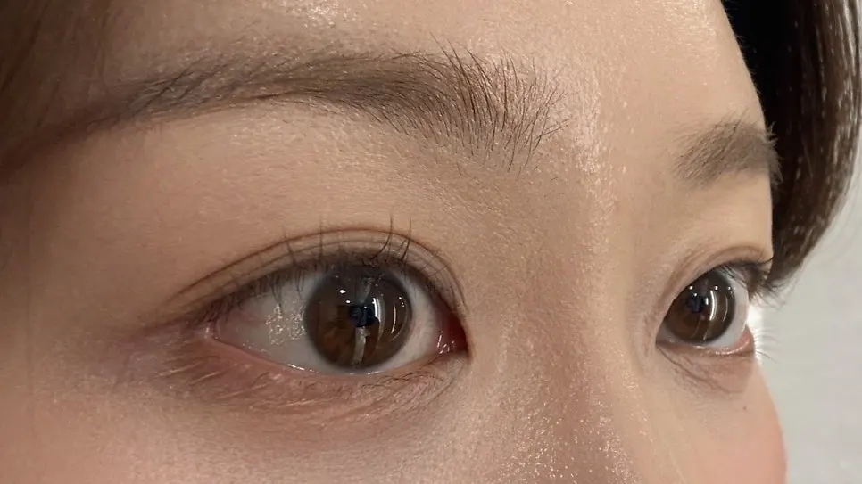 Quiet lash lift treatment bed