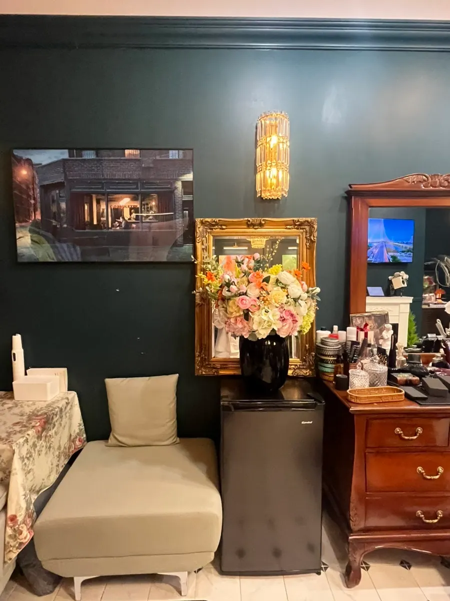 Gambar berkaitan lokasi barbershop di Gangnam-gu Office Station