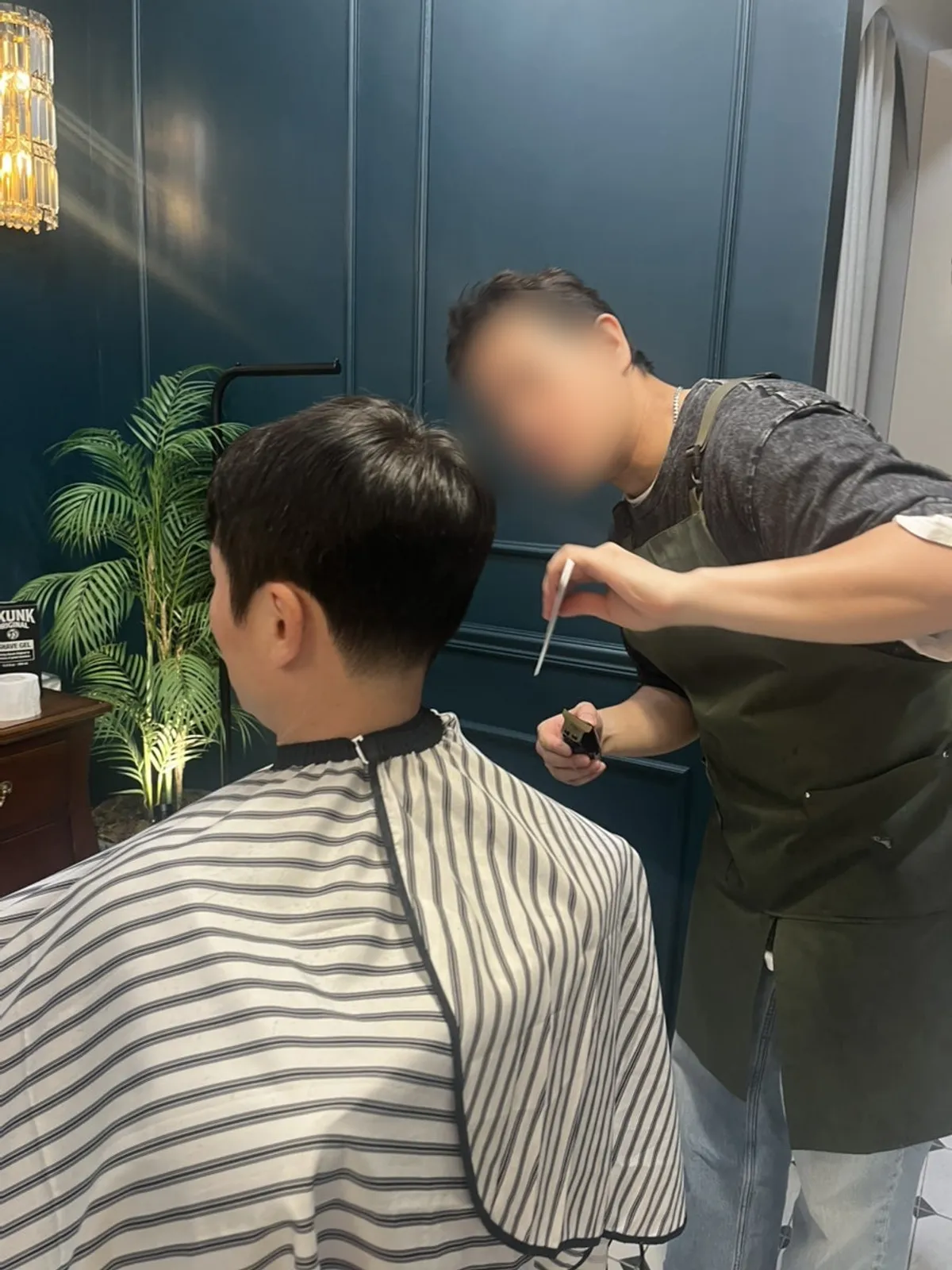 Gambar sebelum kemasan akhir selepas shampoo