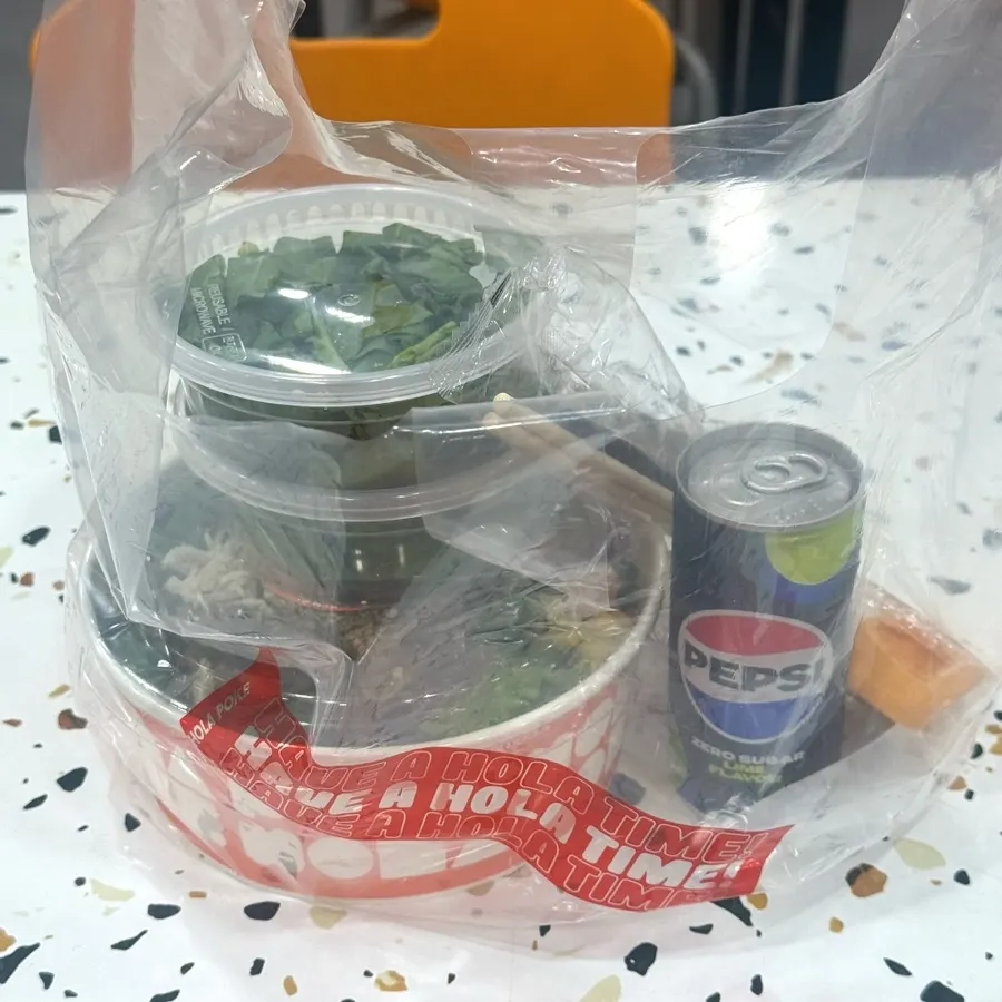 플라스틱 용기에 포장된 커스텀포케