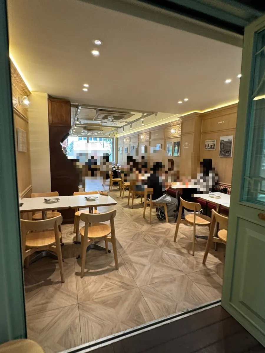 Upscale-feeling seating area at Brivit