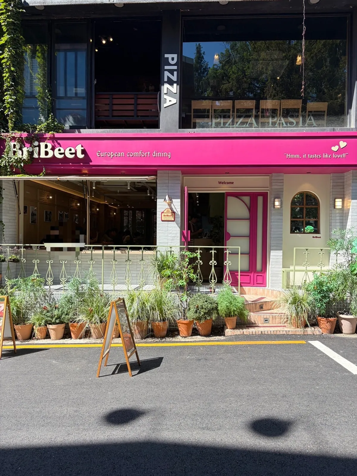 Pink exterior of Brivit Gangnam