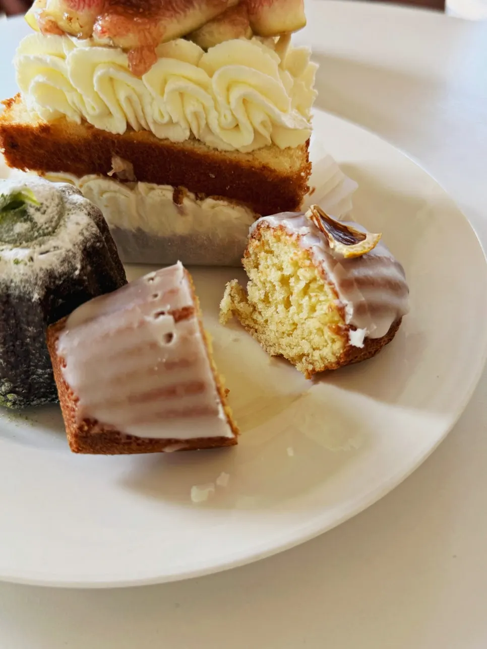 Fig cake with soft sponge