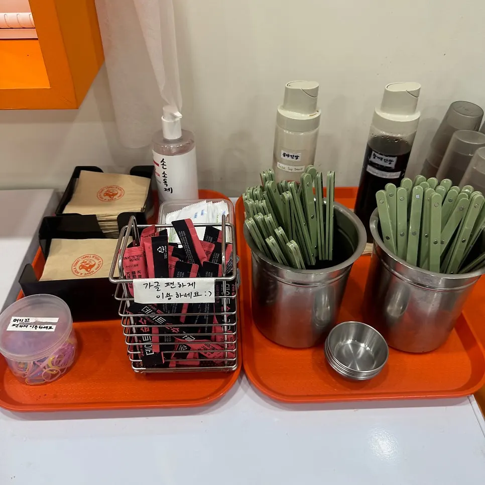올라포케 강남점 테이블 전경