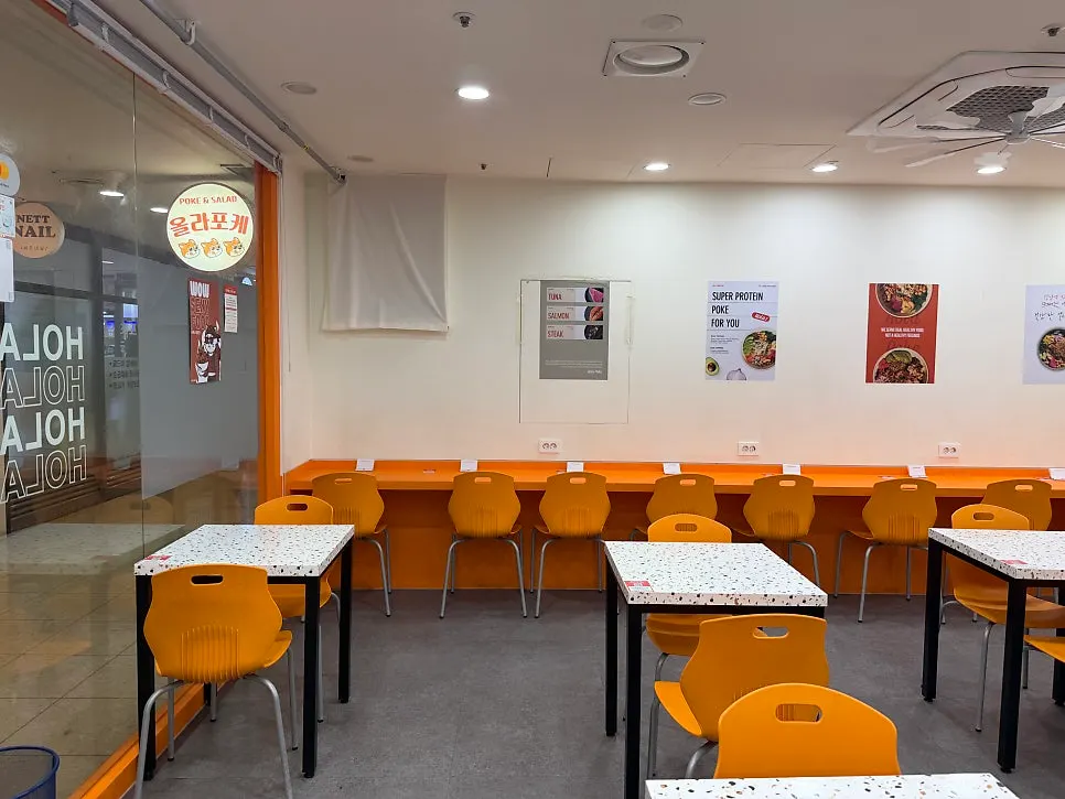 Solo dining seating inside Ola Poke Gangnam