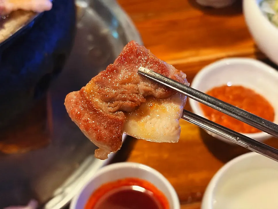 Pork belly with seasoned shredded radish