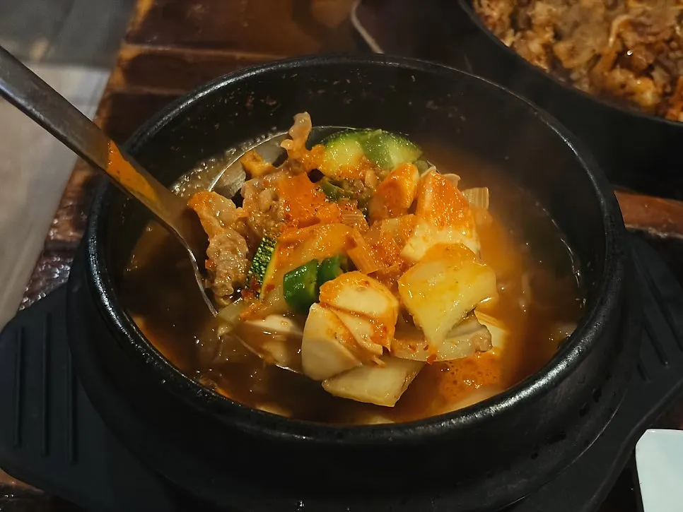 Soybean paste stew with zucchini and mushrooms