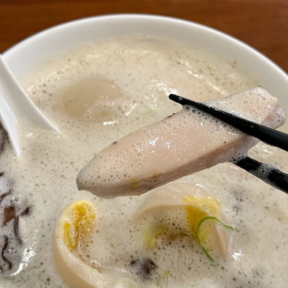 Chicken breast ingredient in tori paitan