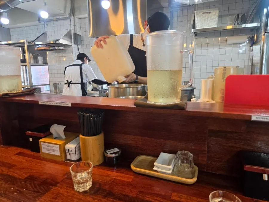 오레노라멘 강남점 바테이블 좌석