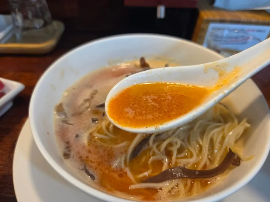 깔끔한 국물의 토리빠이탄 라멘