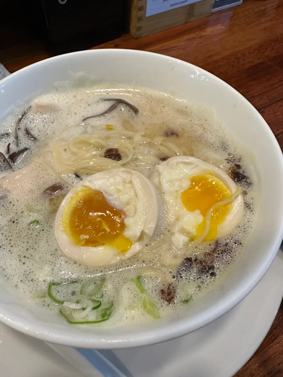 Toppings of chicken breast, ajitama, and wood ear mushroom