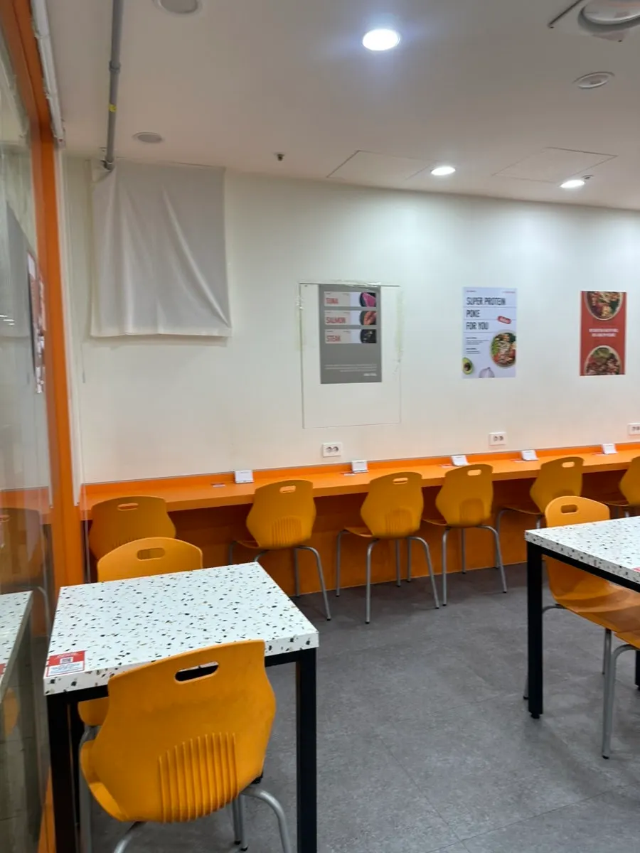 清潔なOla Poke Gangnam店内空間