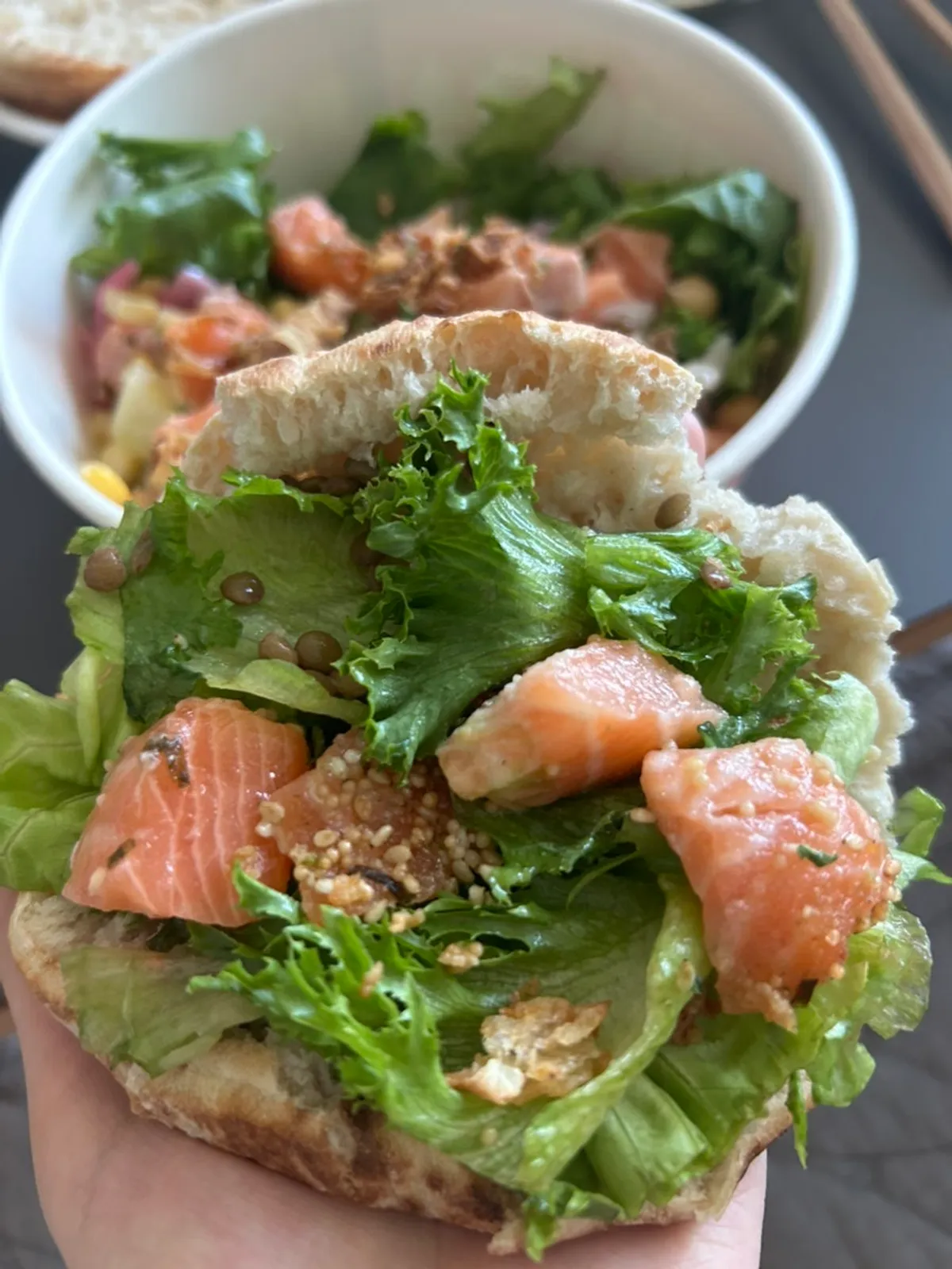 โปเก้แซลมอนกินคู่กับพิตาเบรด