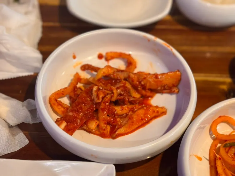 다양한 김치가 담긴 밑반찬