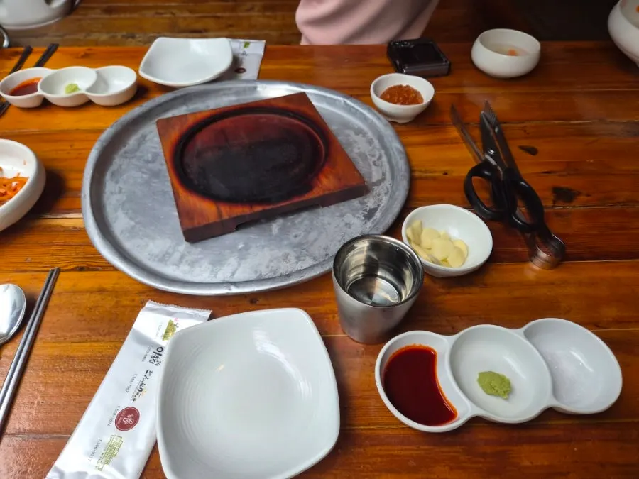 Bongu Hwarro table set with banchan only, no brazier yet