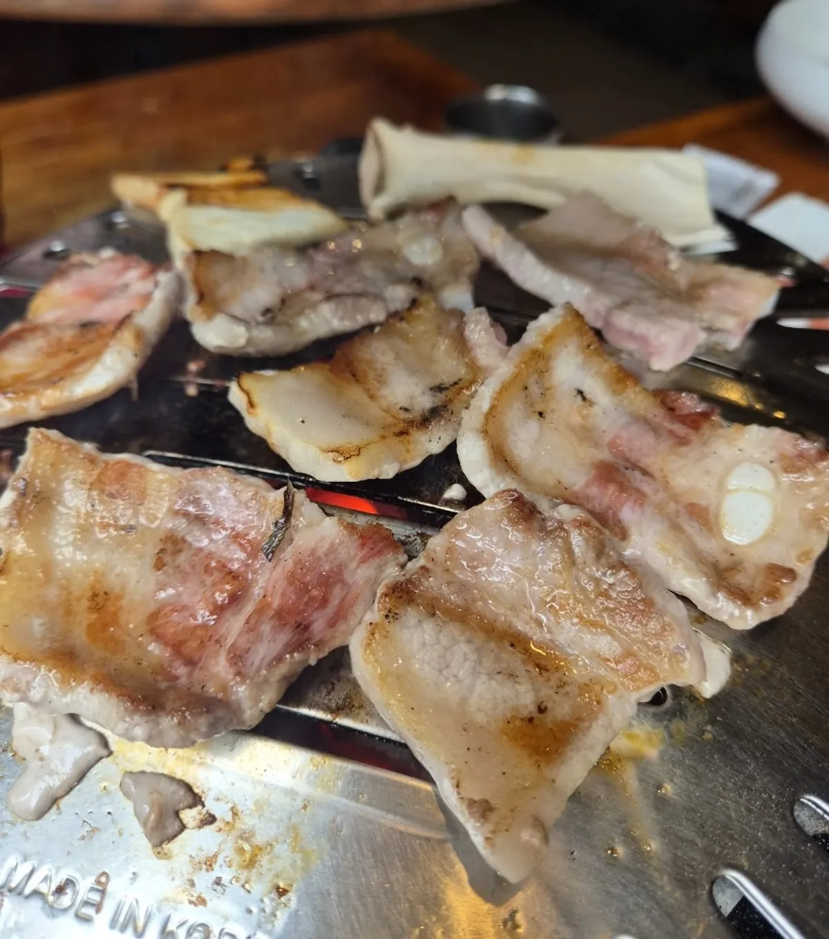Pork belly with cartilage-mixed cuts grilling