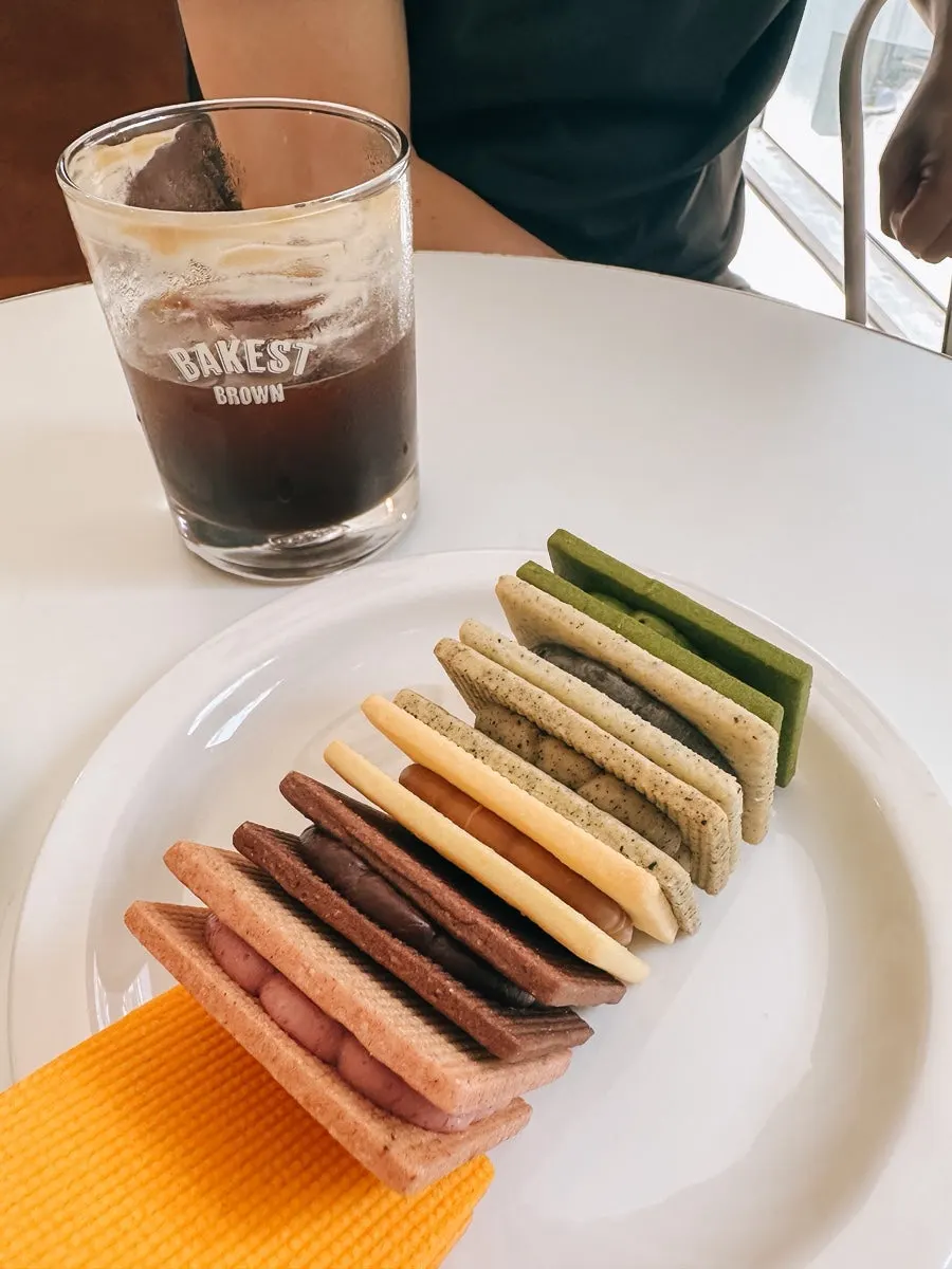 손에 든 강남샌드 버터샌드 쿠키 단면