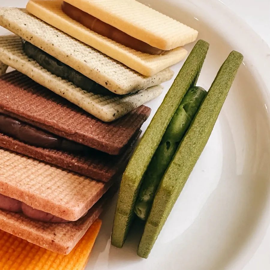 여러 맛을 골라 먹은 강남샌드 접시