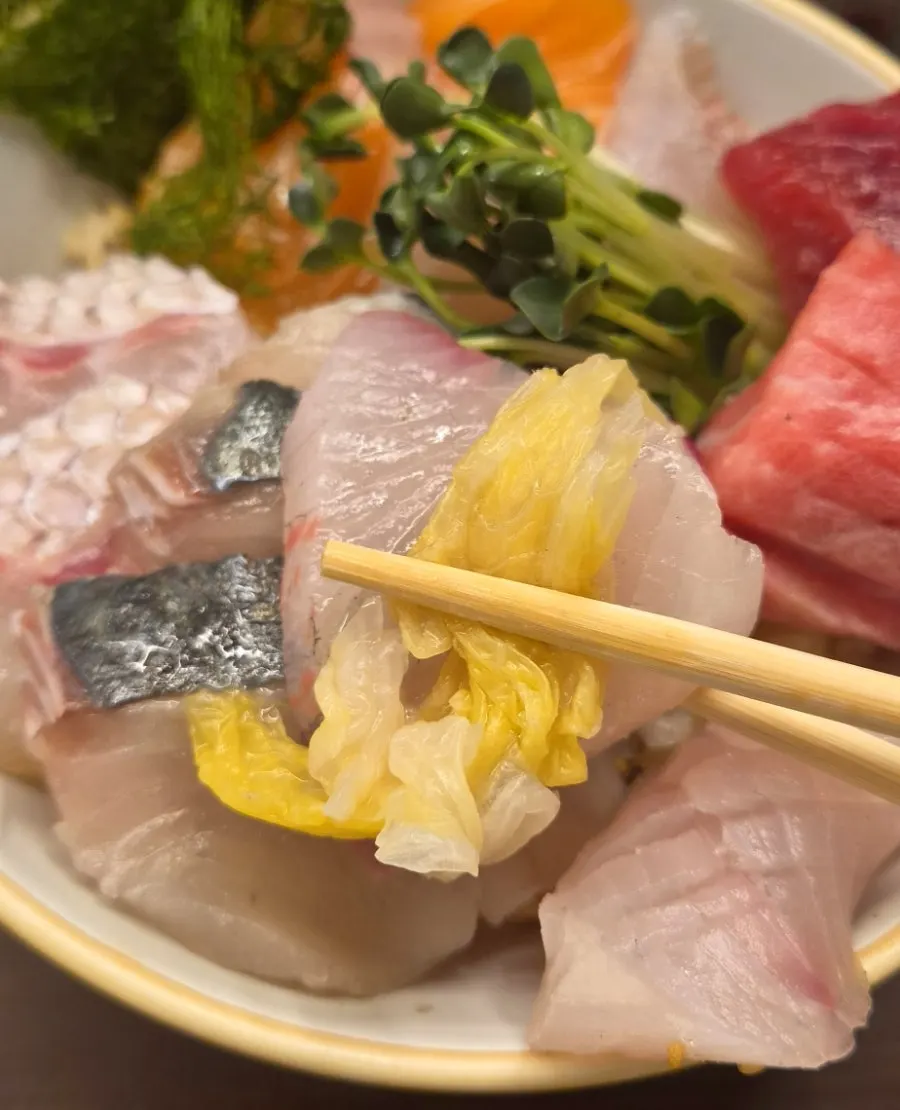 Deluxe sashimi rice bowl with fish and rice