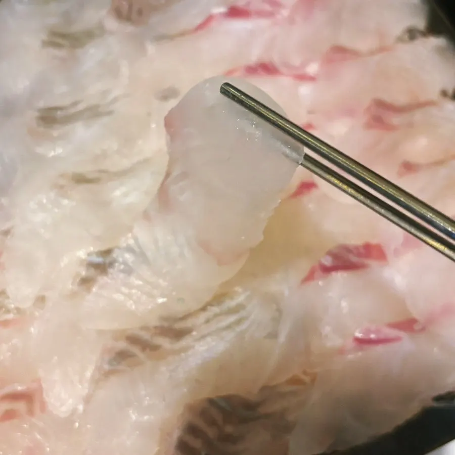 Thickly sliced flounder sashimi