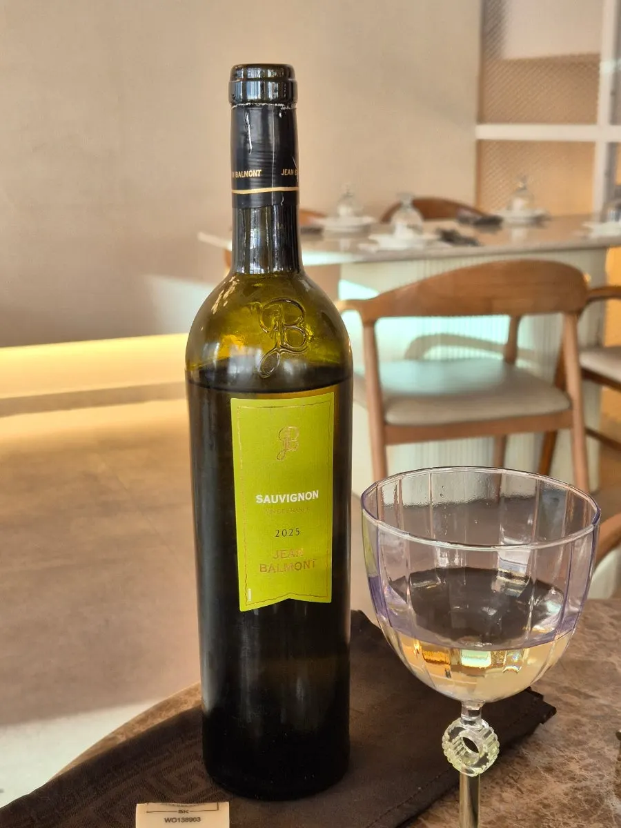 Ordering white wine