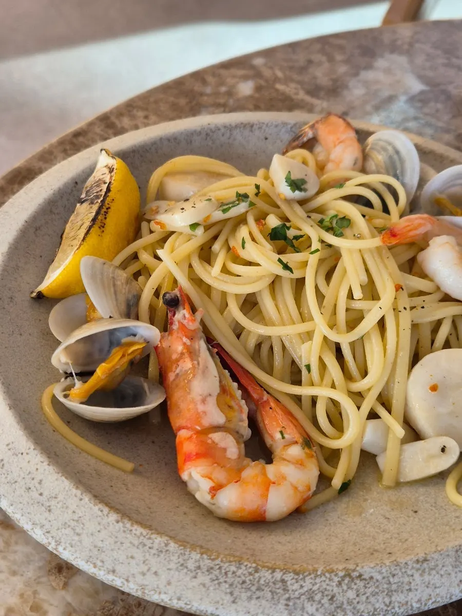 Seafood oil pasta