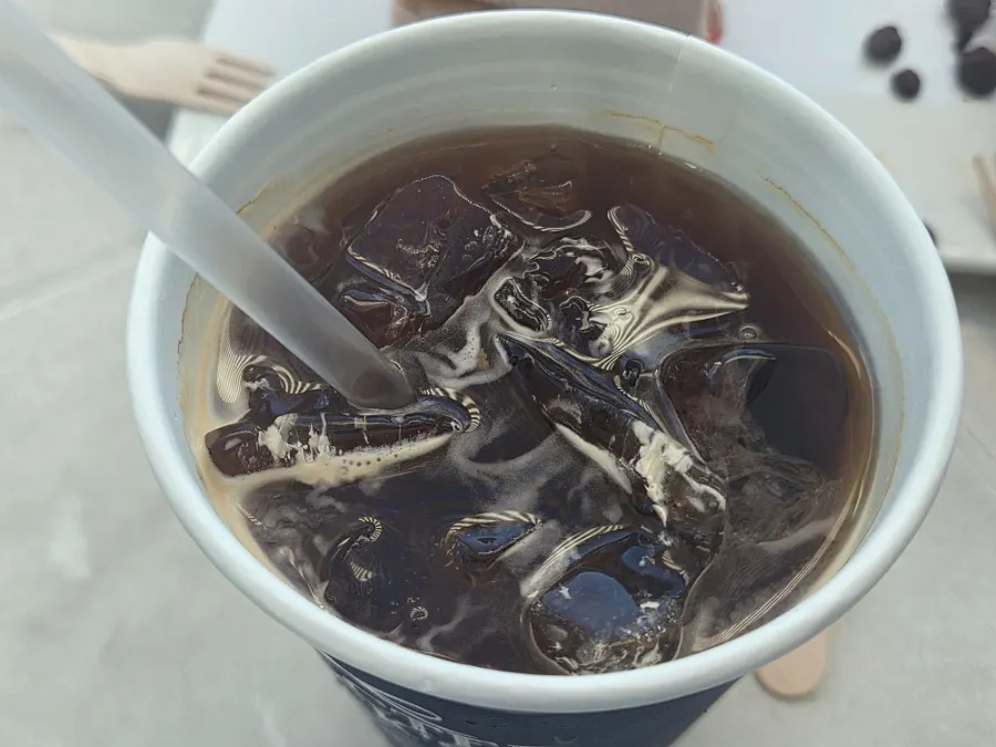 Americano, chocolate latte, and vitamin citron drinks