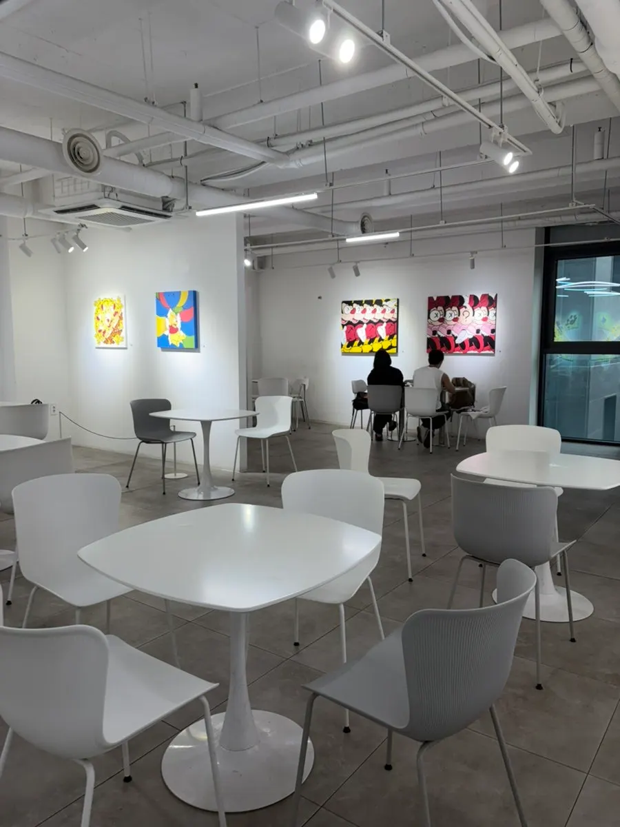 티라미수와 디저트 메뉴 안내