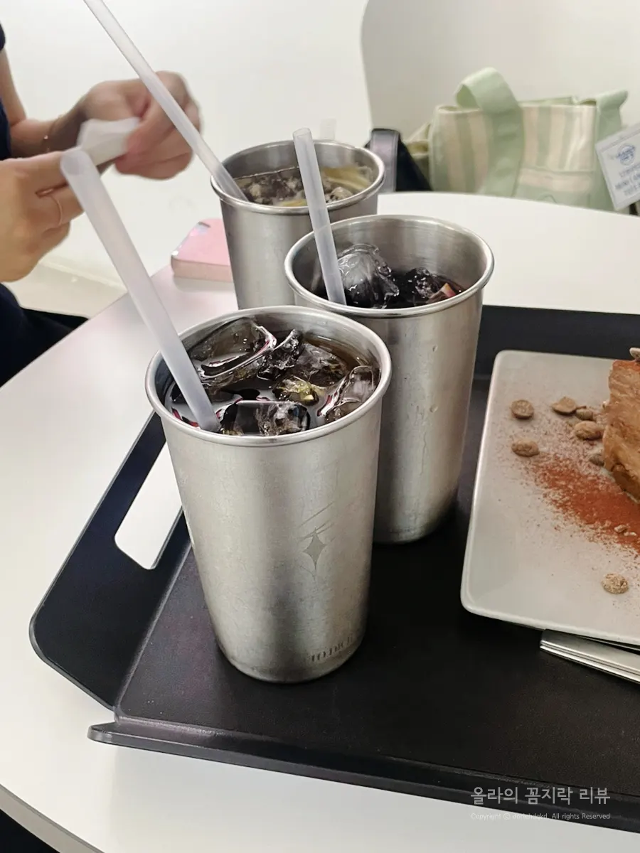 초코 바나나 티라미수와 아이스 아메리카노