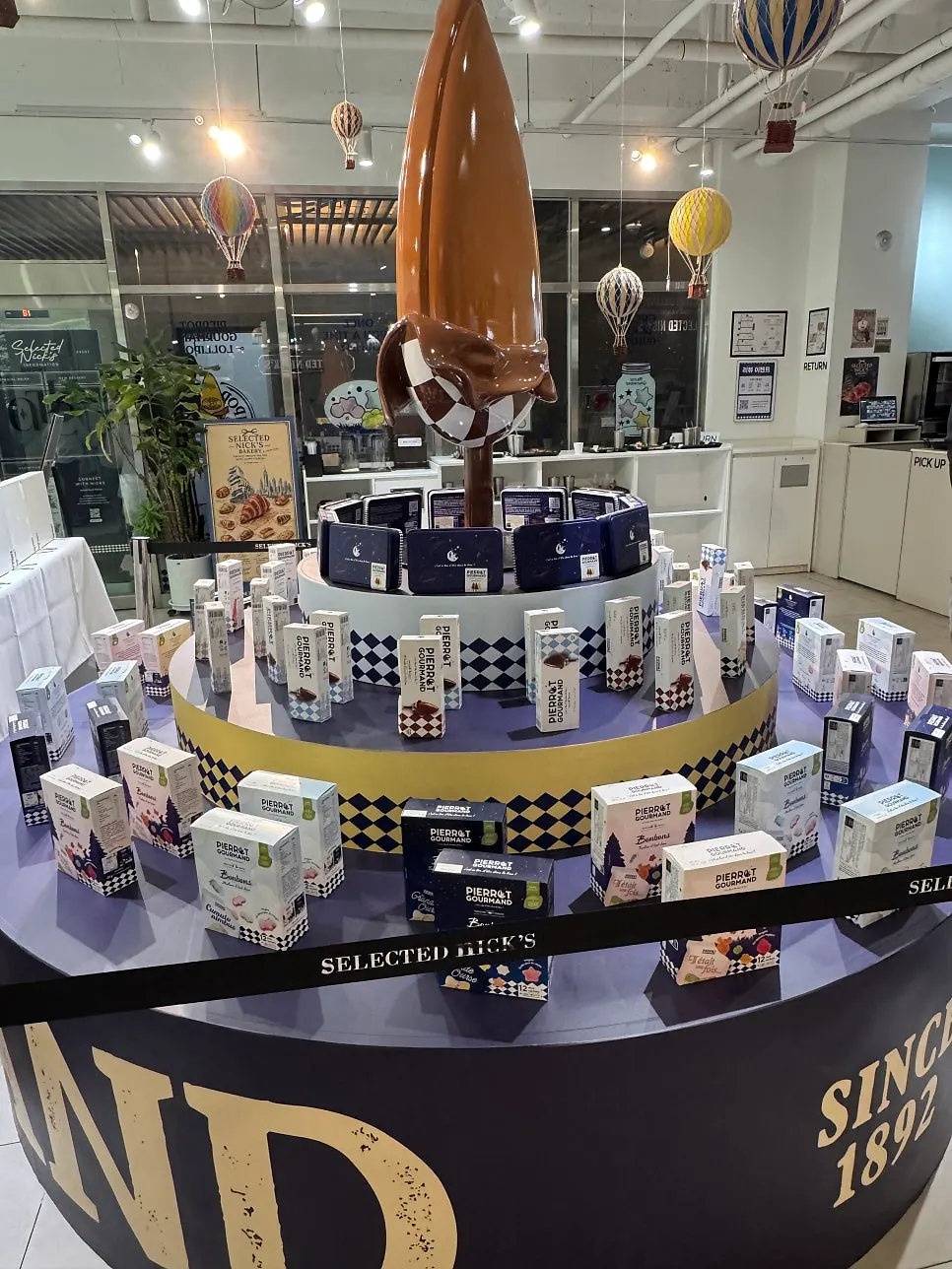 Large object display at the center of the café