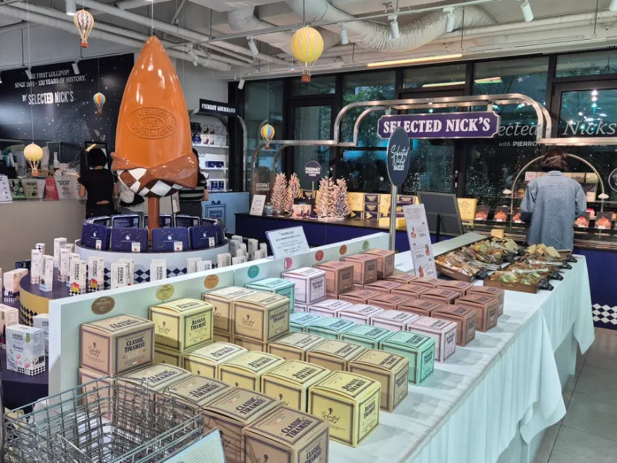 Candy bar area on the 1st floor of Selected Nicks