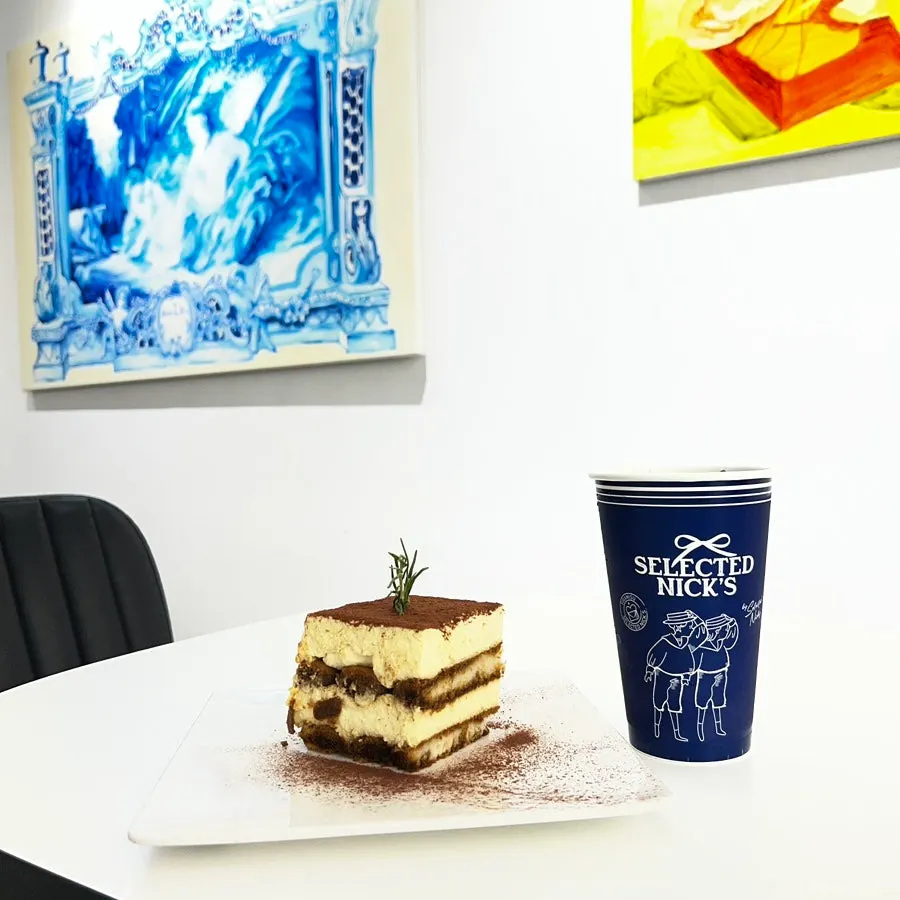 Featured image of a visit to Selected Nicks, a large café near Gangnam Station