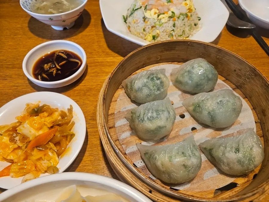 신복면관 점심 메뉴 테이블 풍경
