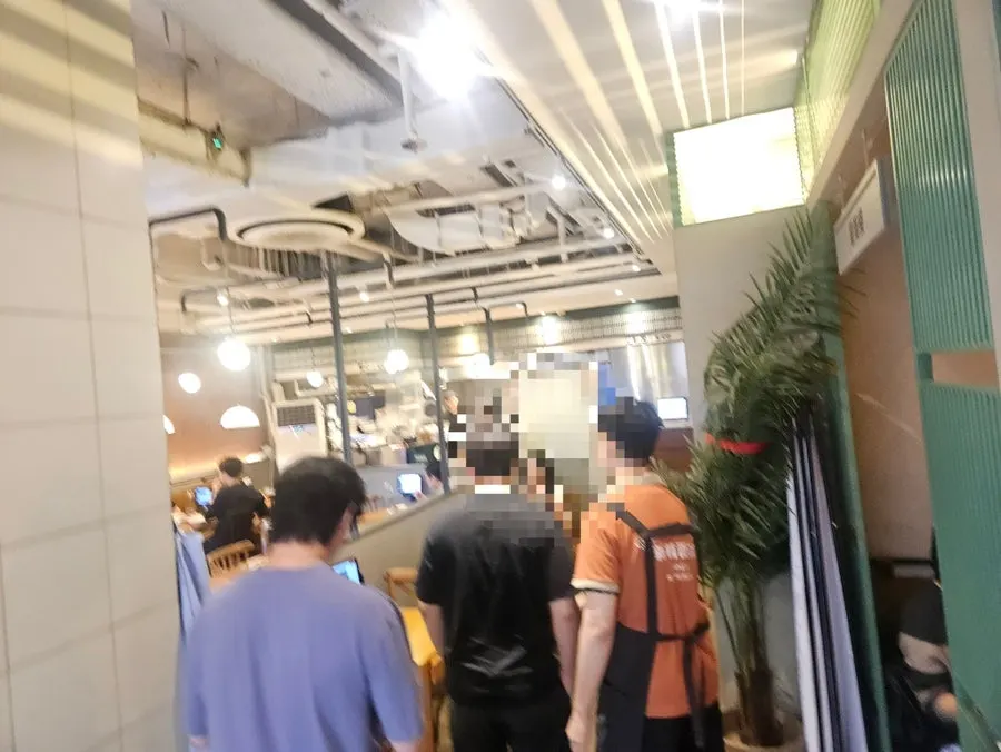 신복면관 입구 QR 웨이팅 등록 안내