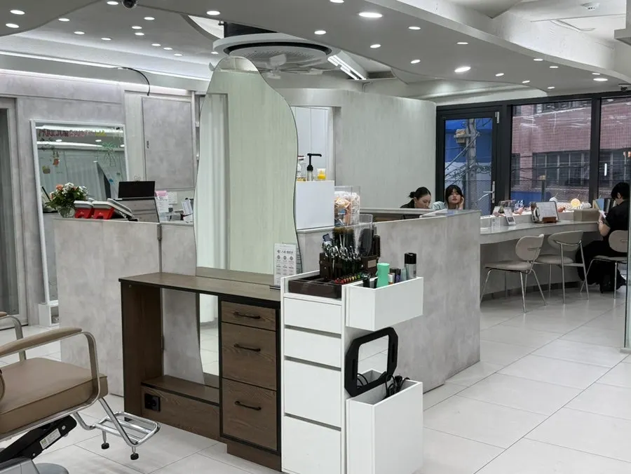 Treatment preparation area at Park Jun Beauty Lab Gangnam Branch