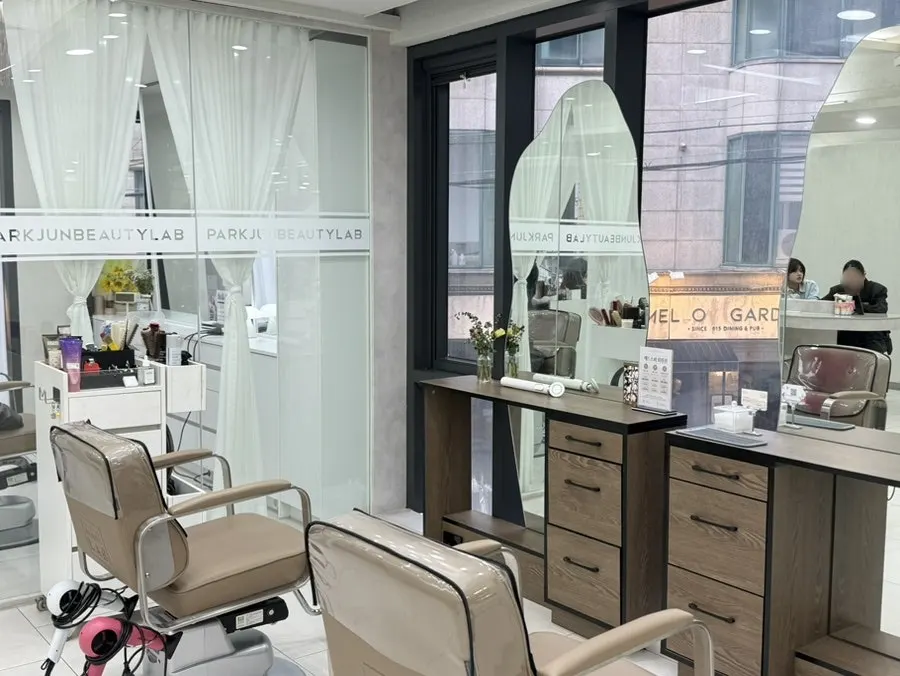 Final interior shot of Park Jun Beauty Lab Gangnam Branch