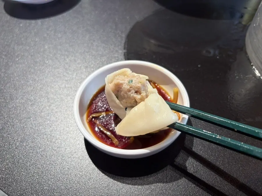Xiaolongbao humeando en la vaporera