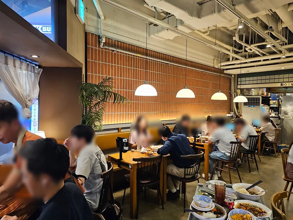 Spacious, clean interior of Sinbok Myeongwan