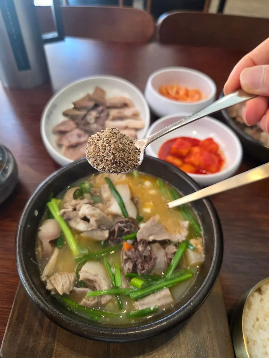 Sundaeguk topped with perilla seed powder