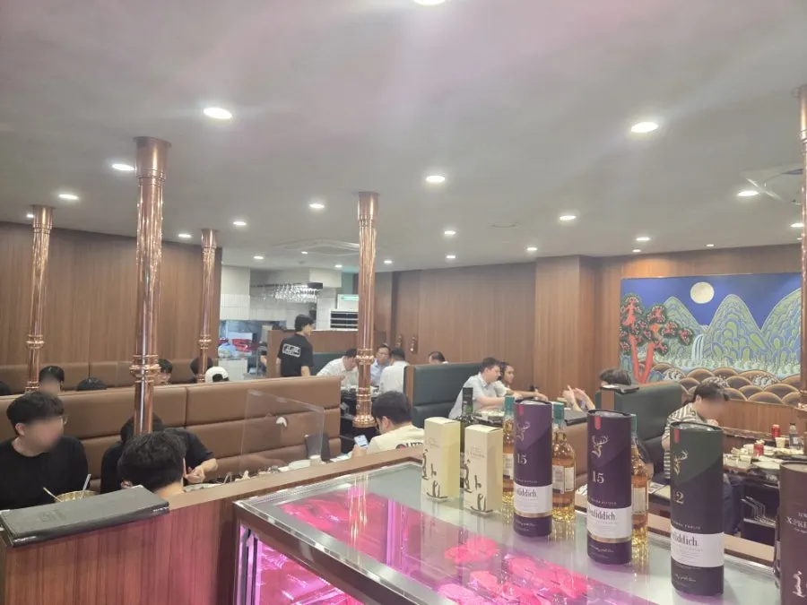 Dining hall with seating for group dinners and family gatherings