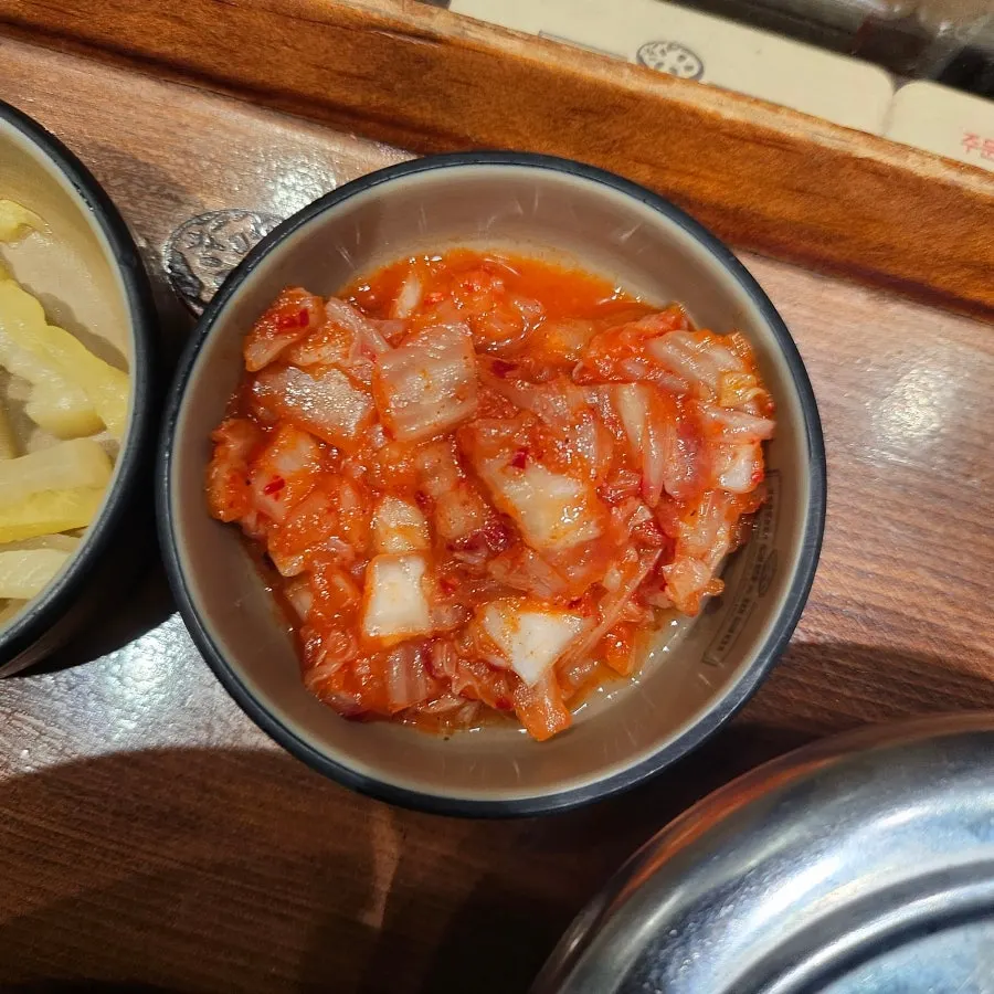 Bowl of rice served with the set