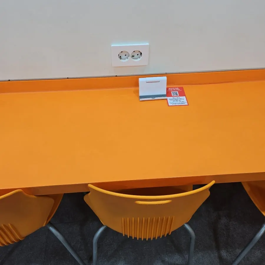 Interior with solo seats and table seats