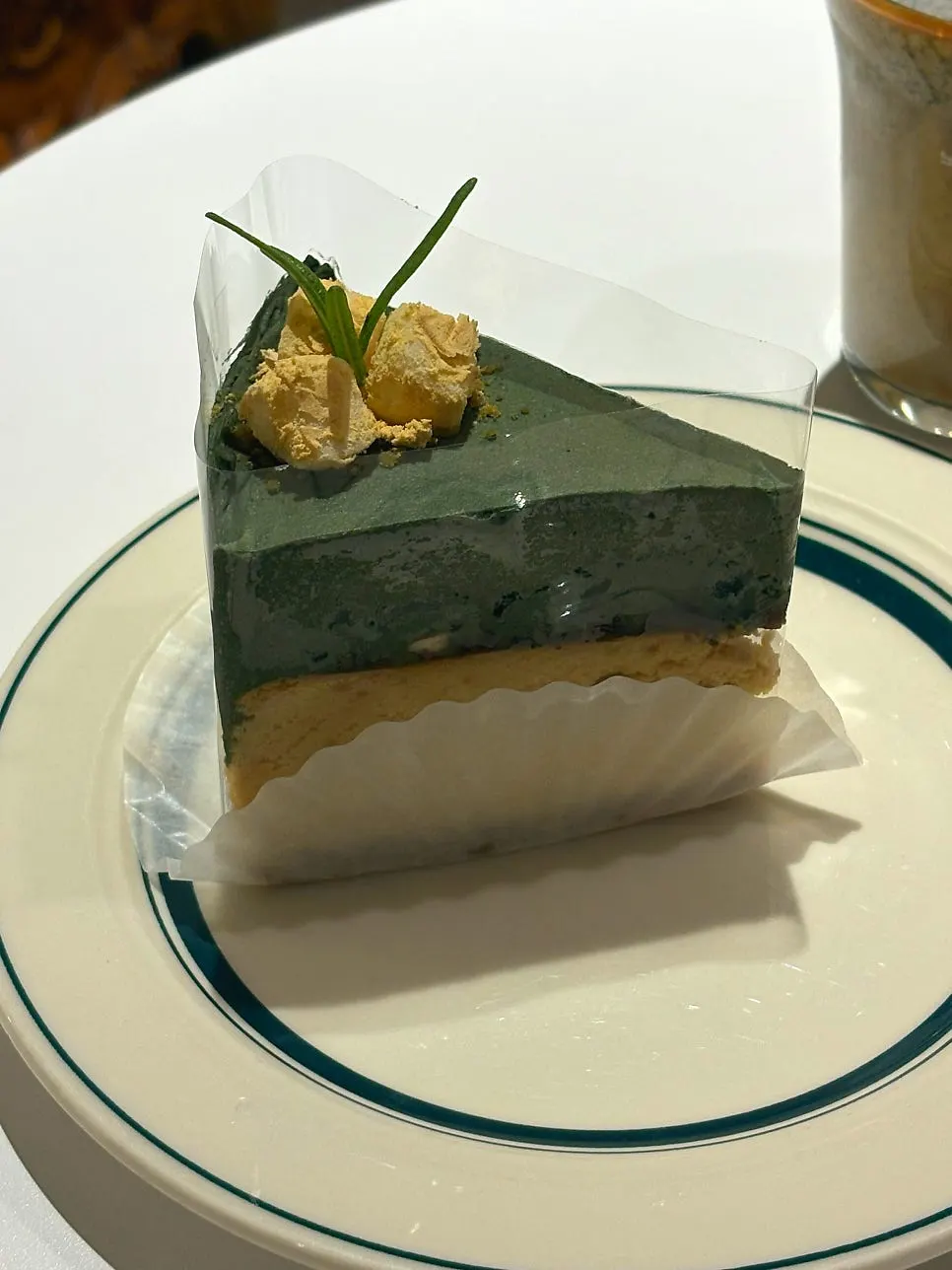 카라멜 무화과 파운드와 음료