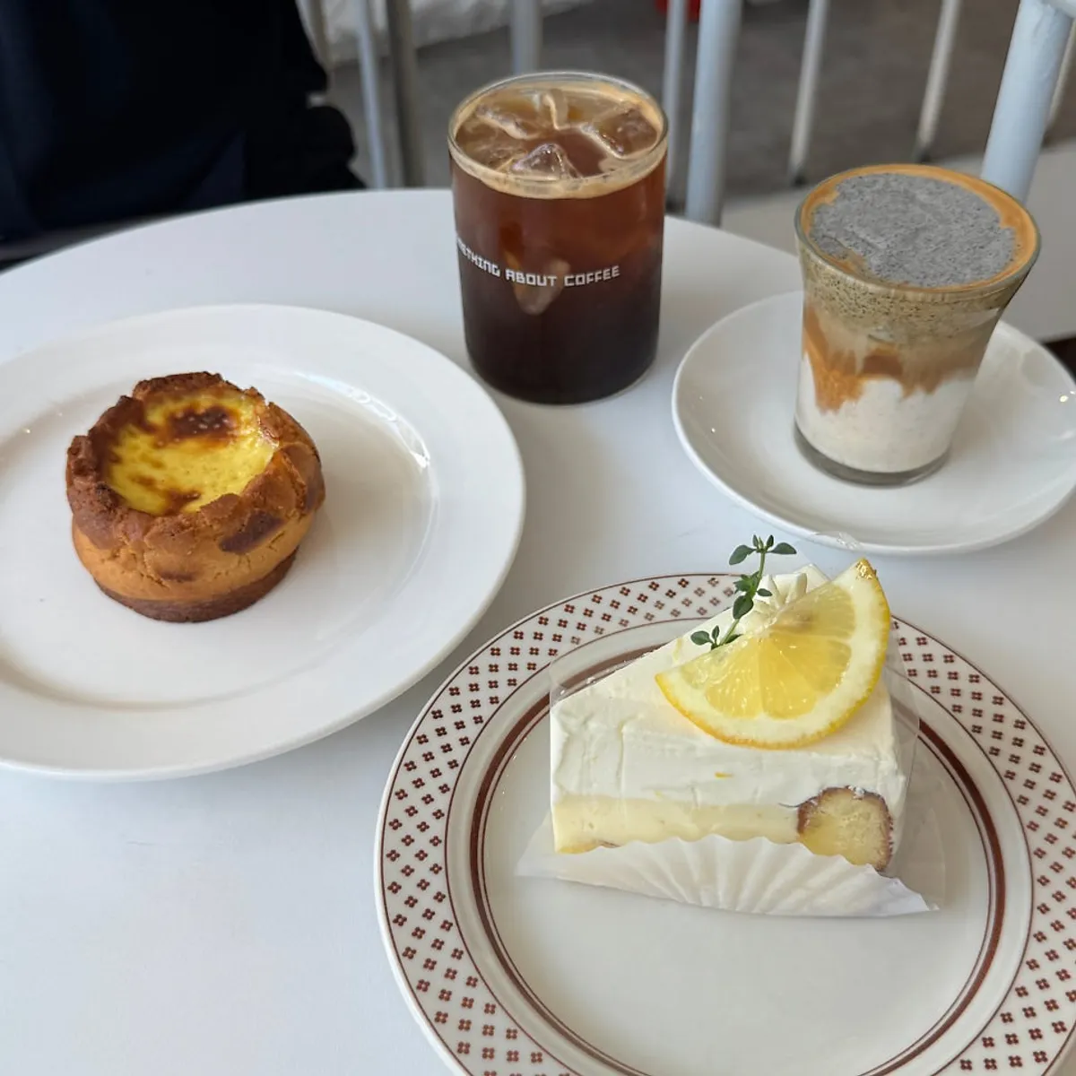 Large bakery café Something About Coffee near Gangnam Station