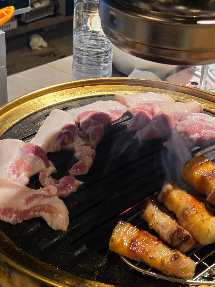 Bebida alcohólica servida bien fría al pedirla