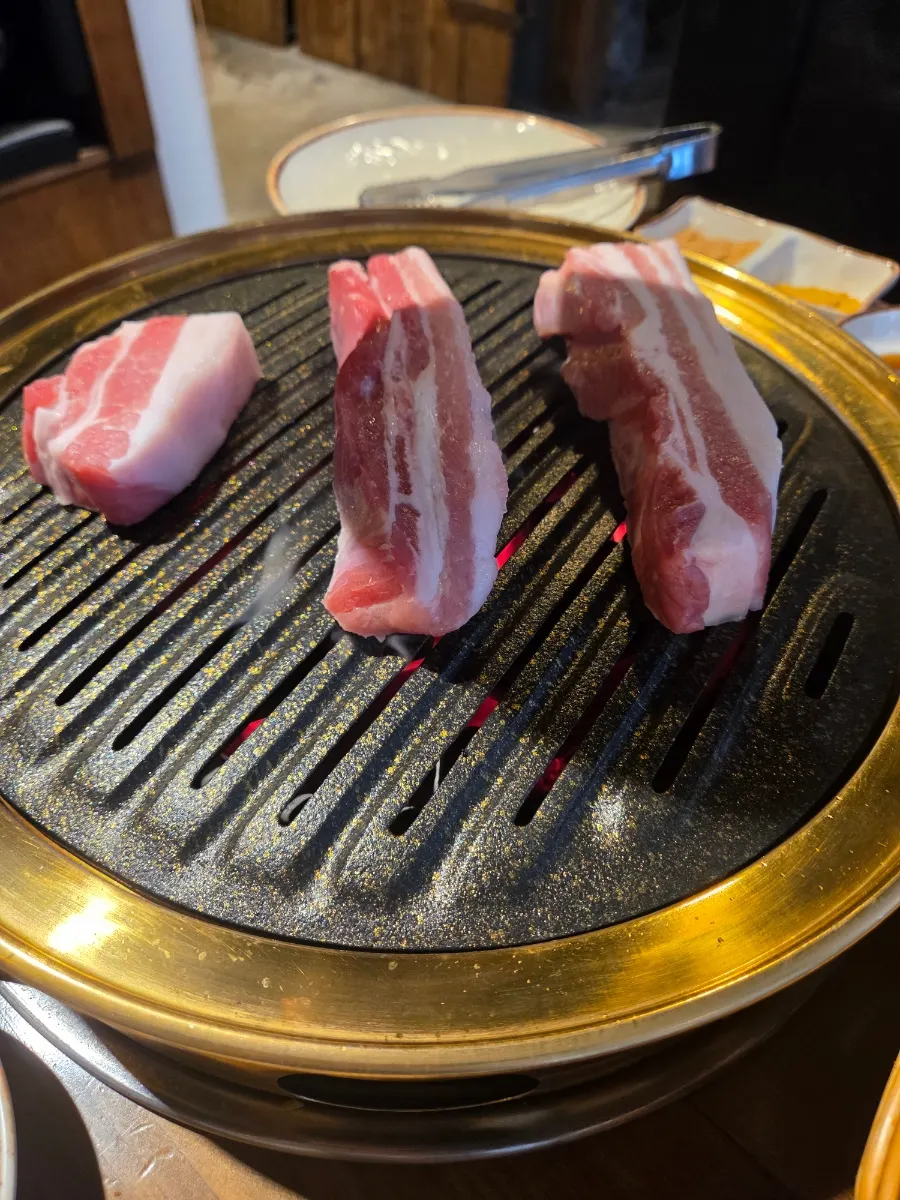 맛있게 먹은 고기 상차림