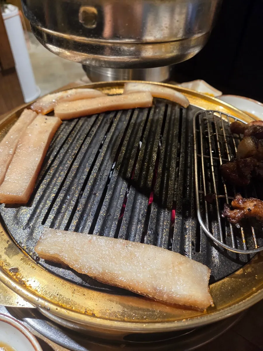 어리굴젓과 명란을 곁들인 누룽지