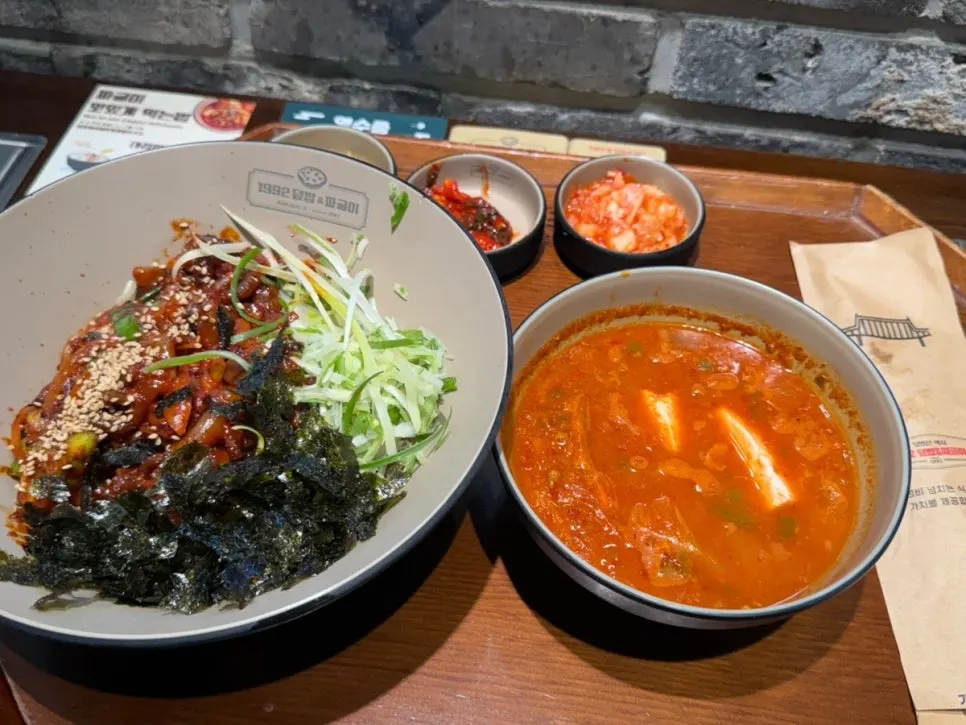 Octopus rice bowl served with side dishes