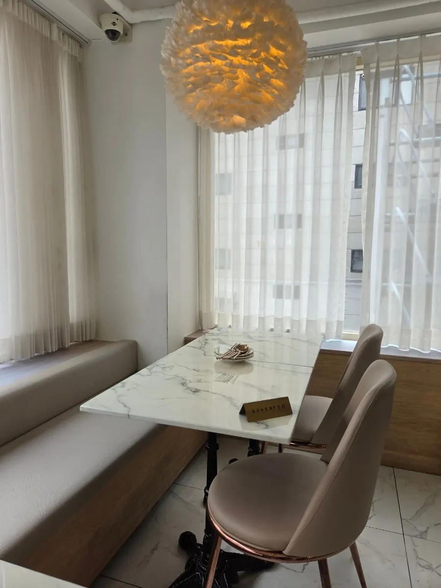 White-toned interior of Eulji Darak Gangnam
